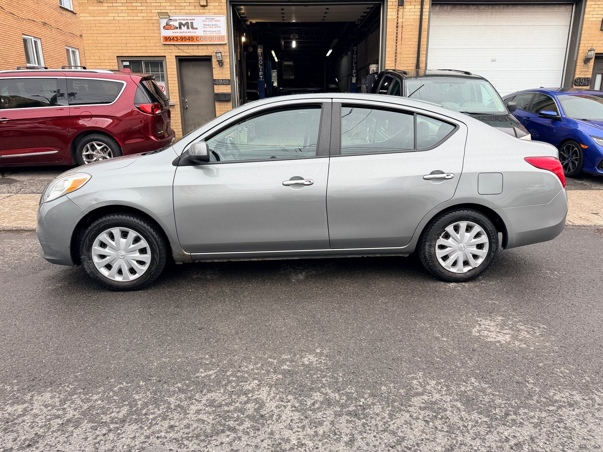 Nissan Versa 2012 - Thumbnail 2