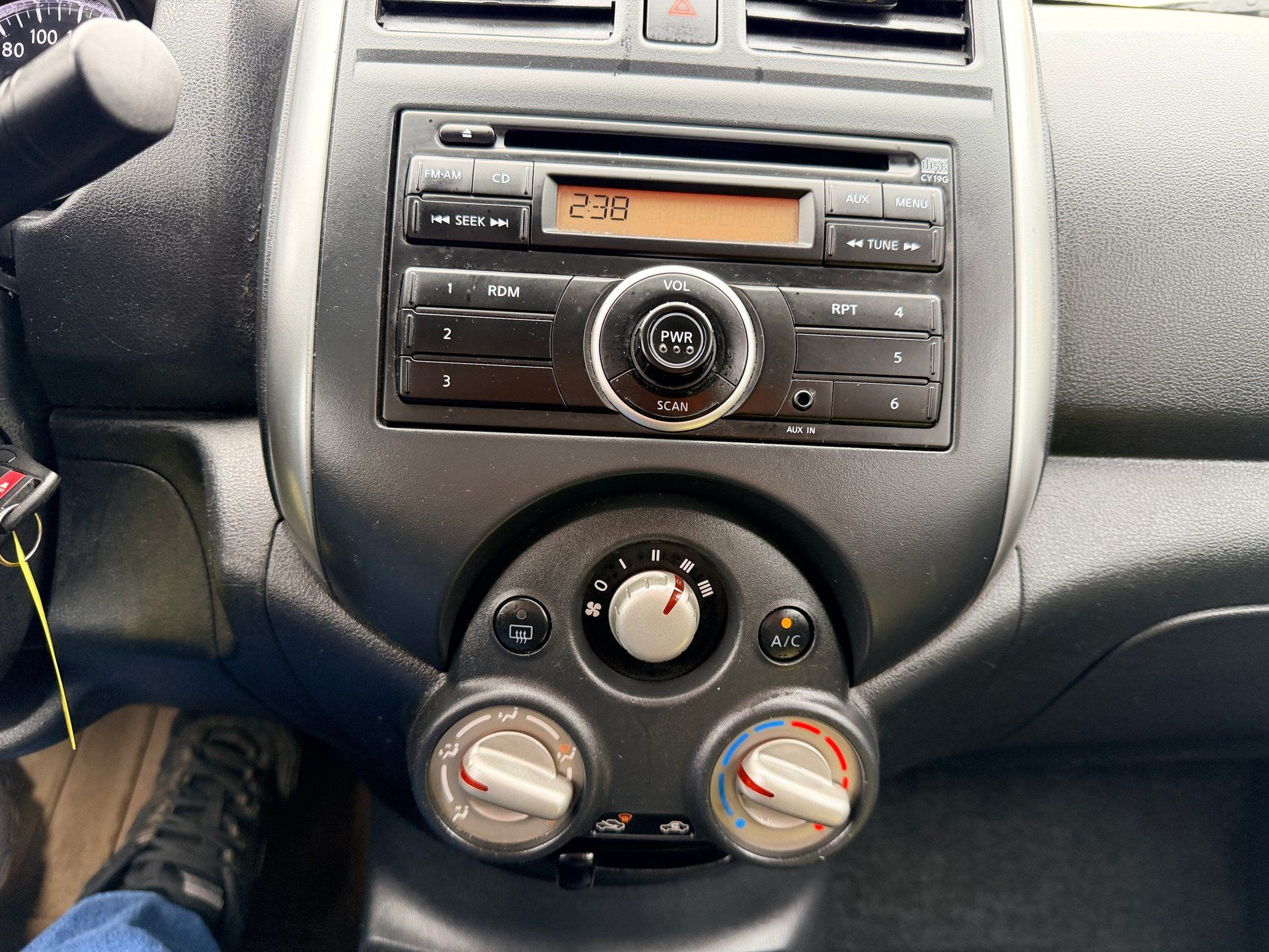 Nissan Versa 2012 - Thumbnail 10