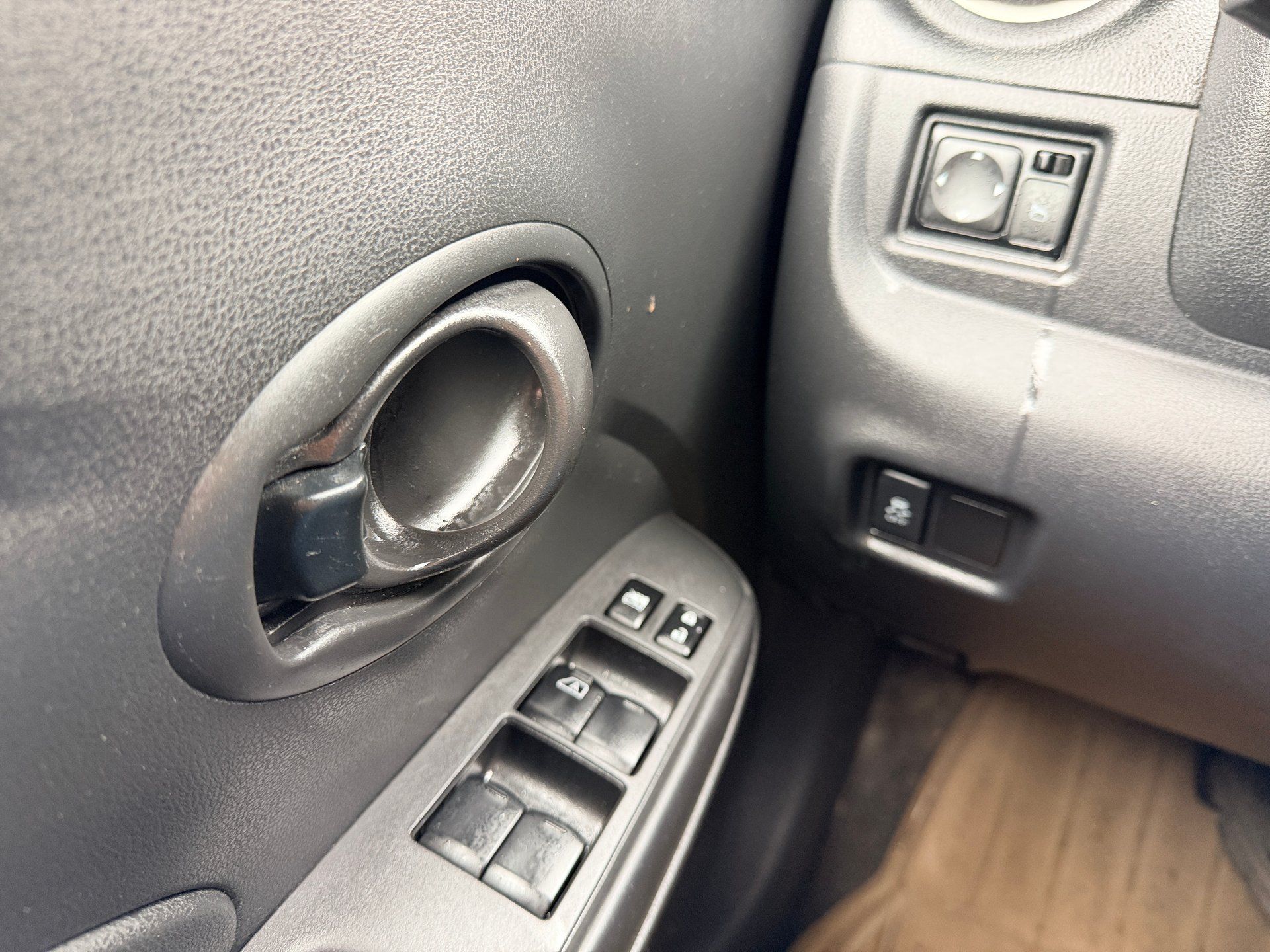 Nissan Versa 2012 - Image 12