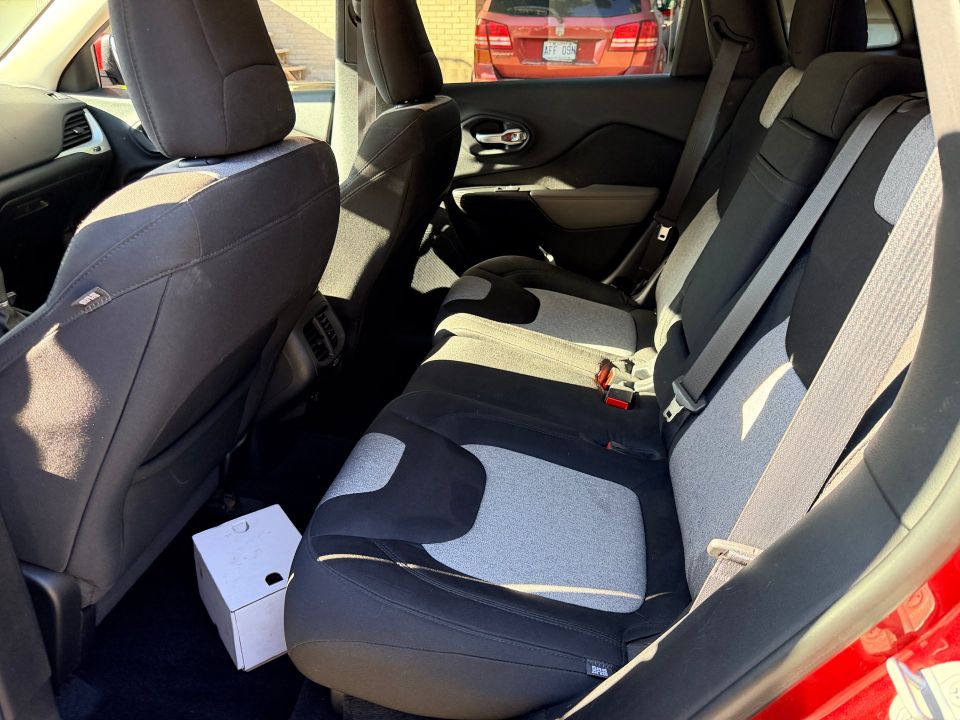 Jeep Cherokee 2015 - Image 16