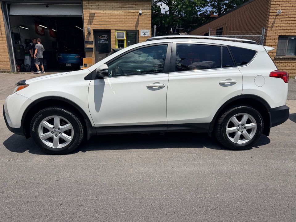 Toyota RAV4 2013 - Image 2